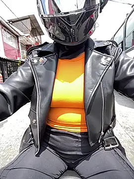 Scarlet auraa online show from 6, 3, 2026