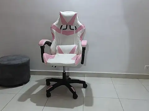 Snapshot of Daphne_Grayy chatting on 24, 3, 2026 Daphne Grayy online show from 24, 3, 2026