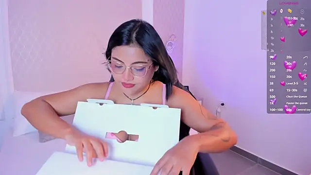 nina desire  online show from 3, 3, 2026