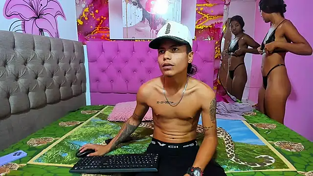 Nikoll couple online show from 18, 3, 2026