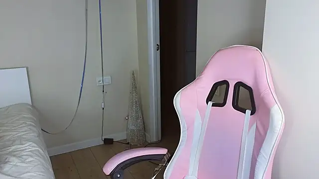 Snapshot of jasmilee chatting on 20, 3, 2026 jasmilee online show from 20, 3, 2026