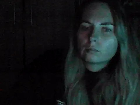 VikiLove765 online show from 5, 1, 2026