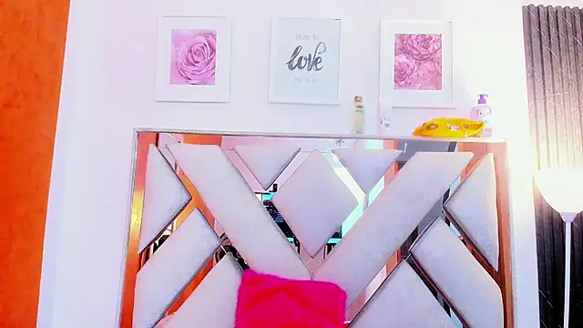 SalomeWilson online show from 28, 3, 2026