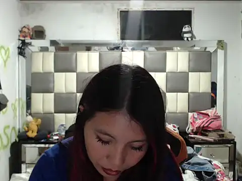 dulcecandy18 online show from 4, 2, 2026