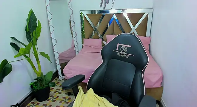 sharlot tay1 online show from 22, 3, 2026