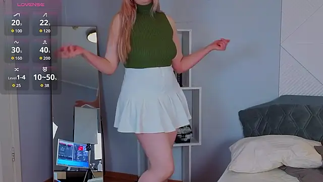 PinkyYoungPie online show from 2, 2, 2026