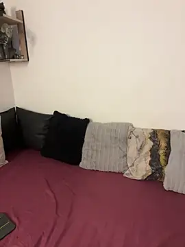 Felicity Hops online show from 2, 2, 2026