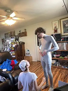 SugarNCinnamon online show from 4, 4, 2026