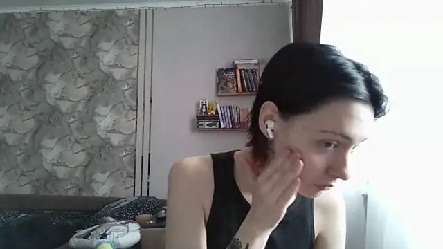 LxayBloom online show from 10, 2, 2026