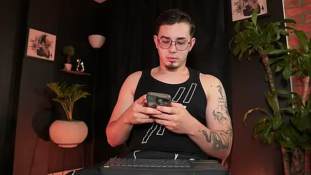 Leo Valmore online show from 3, 2, 2026