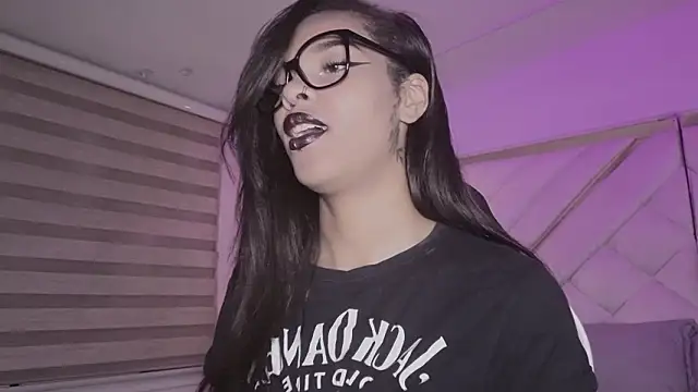 mia gatesvg online show from 11, 2, 2026