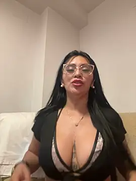 Snapshot of nataliia_queen_ chatting on 14, 3, 2026 nataliia queen online show from 14, 3, 2026