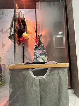 WIDBIGWHITECOCK online show from 3, 3, 2026