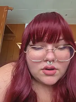 LunaLuxxx666 online show from 4, 2, 2026