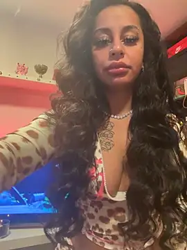 sweetxlayla online show from 6, 3, 2026