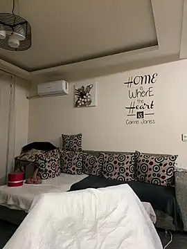 IRISWHITE17 online show from 9, 2, 2026