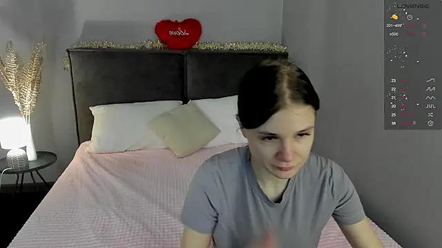 SkinyJoys online show from 18, 3, 2026