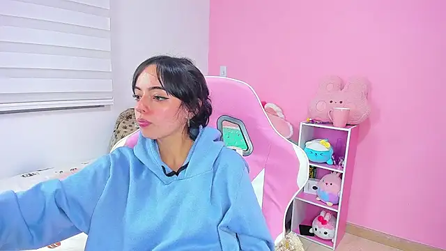 LittleAlexandra online show from 25, 3, 2026