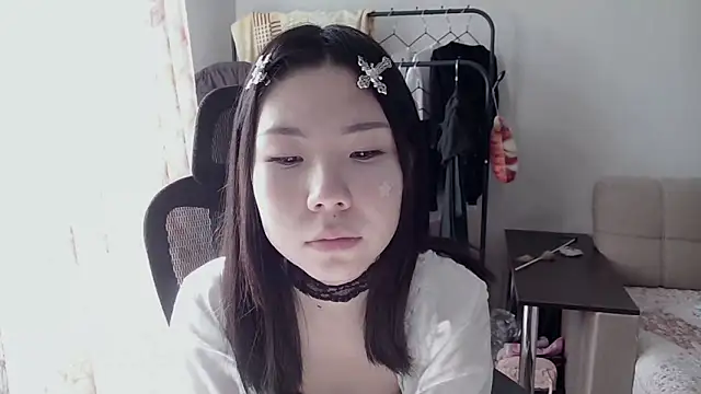 AprilOnilll online show from 2, 2, 2026