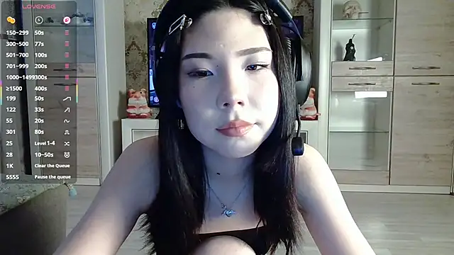 AprilOnilll online show from 20, 2, 2026