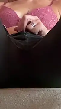 Snapshot of HiddenPleasureoff chatting on 7, 1, 2026 HiddenPleasureoff online show from 7, 1, 2026