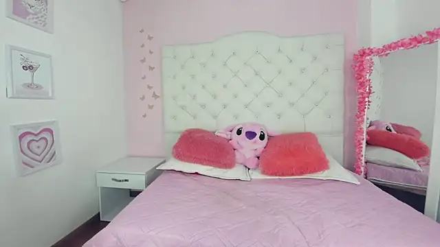 Clarita Hill online show from 9, 2, 2026