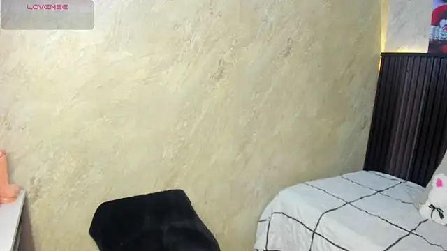 tanisha  lux online show from 7, 2, 2026