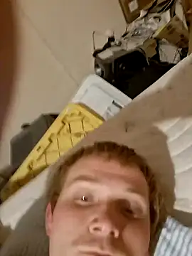 Snapshot of CloveSilkworm chatting on 16, 3, 2026 CloveSilkworm online show from 16, 3, 2026