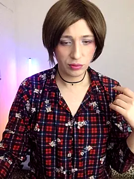 HoneyValentine online show from 2, 2, 2026