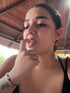 Couple latinX online show from 2, 2, 2026