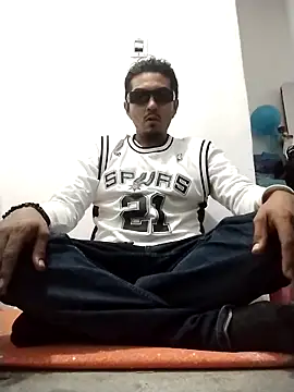 Huevosdtoro online show from 5, 2, 2026