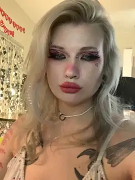 DriveThruDolls online show from 14, 2, 2026