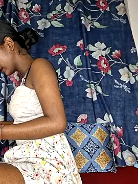 Royal-girl78 online show from 3, 2, 2026