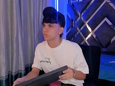 sebas pretty7 online show from 4, 2, 2026