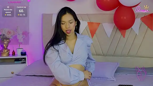 Snapshot of DulceRouss_ chatting on 4, 3, 2026 DulceRouss online show from 4, 3, 2026