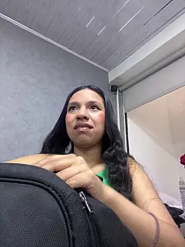 Snapshot of DulceRouss_ chatting on 10, 3, 2026 DulceRouss online show from 10, 3, 2026