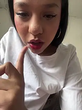 Snapshot of DulceRouss_ chatting on 13, 3, 2026 DulceRouss online show from 13, 3, 2026