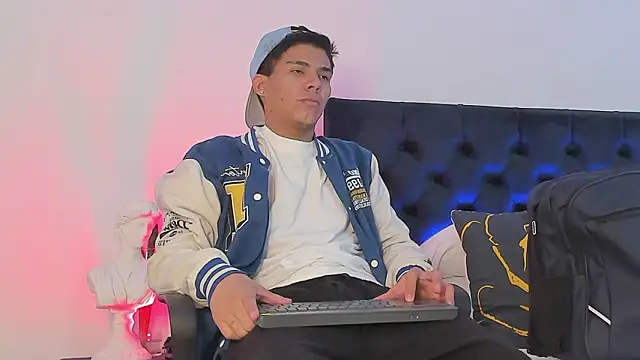 Marcus Moreno online show from 24, 2, 2026