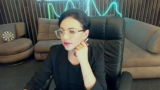 Dafni Monn online show from 20, 9, 2025