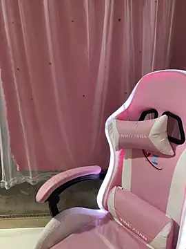 -Violet-t online show from 6, 3, 2026