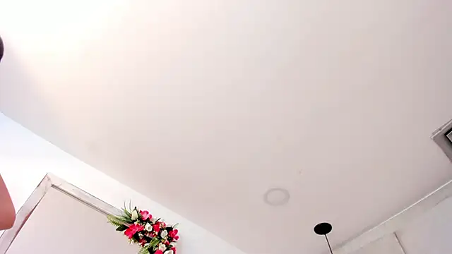 IvonneOwen online show from 6, 3, 2026