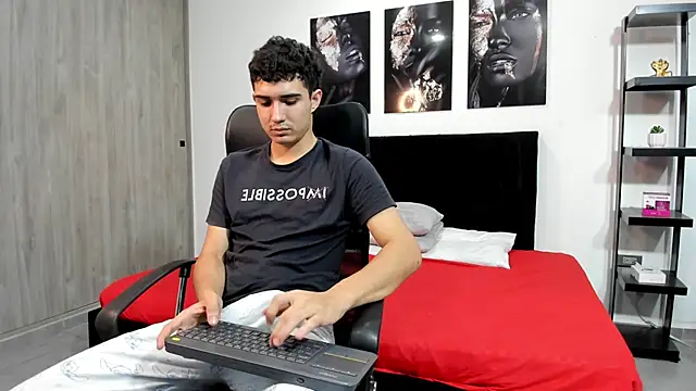 Alejo Grey online show from 4, 2, 2026