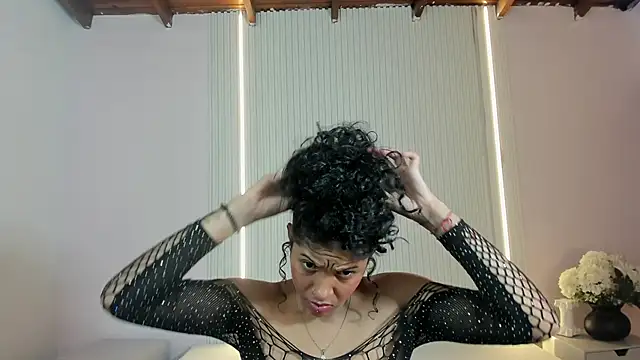 LyraFrost5 online show from 18, 3, 2026