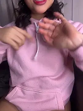  Queen love2 online show from 1, 3, 2026