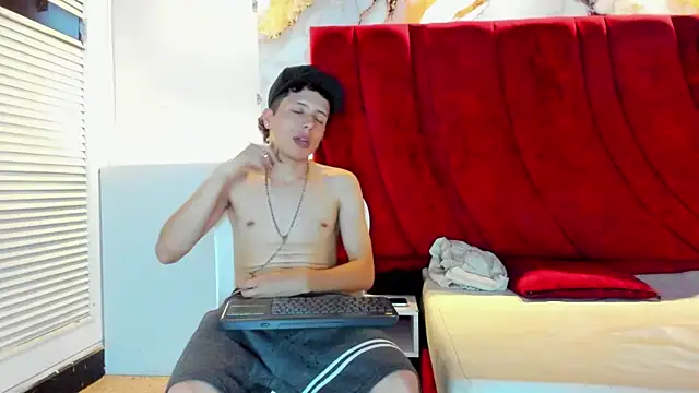 ESTEBAN 2102 online show from 16, 1, 2026