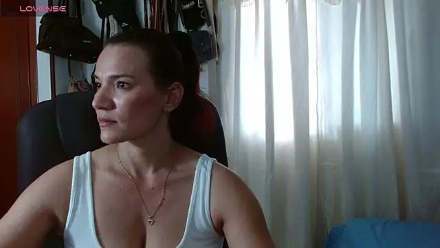 Snapshot of Scarlett_3X chatting on 6, 2, 2026 Scarlett 3X online show from 6, 2, 2026