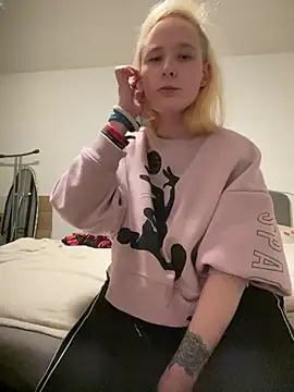 PurpleHazexx online show from 19, 2, 2026