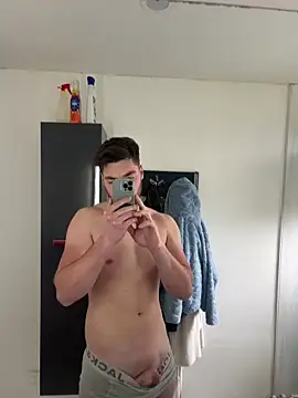 Snapshot of raph5666 chatting on 13, 3, 2026 raph5666 online show from 13, 3, 2026