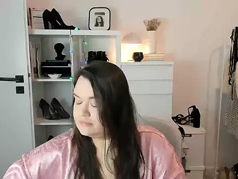 Snapshot of HollyDanceSoul chatting on 2, 3, 2026 HollyDanceSoul online show from 2, 3, 2026