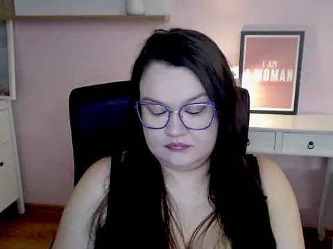 Snapshot of HollyDanceSoul chatting on 4, 3, 2026 HollyDanceSoul online show from 4, 3, 2026